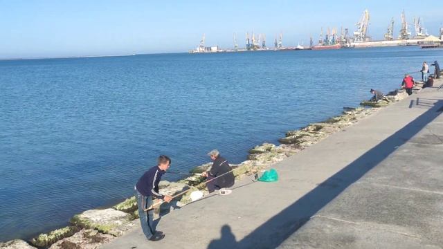 Бердянск 29.04.2022. Прогулка по Набережной. Бердянские Рыбаки. Азовское море. смотреть онлайн