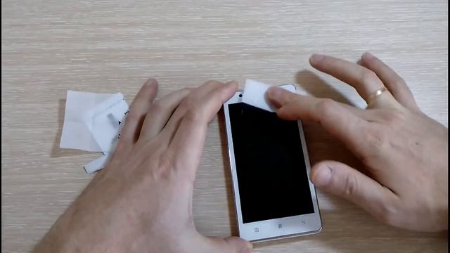 Клеим стекло на смартфон!!!