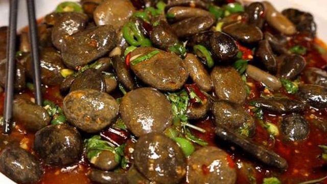 Sopa con piedras, el plato chino que es tendencia en internet смотреть онлайн