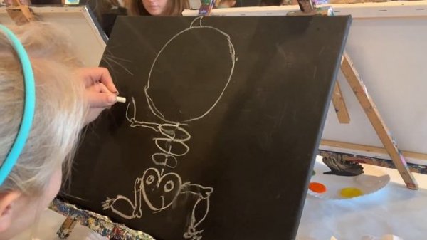 Drawing a skeleton for Halloween.  рисуем скелет к Хеллоуину