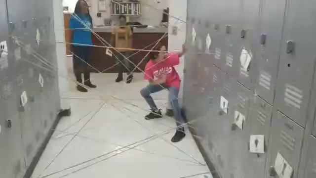 Hallway Maze Game смотреть онлайн
