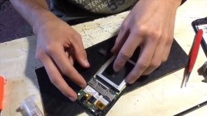 Эксперимент #1 Припаиваю второй динамик к телефону, паралельно, и делаю стерео!