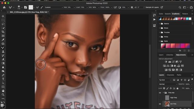 SKIN RETOUCHING STEP BY STEP & COLOR GRADING TUTORIAL IN PHOTOSHOP | Frequency Separation смотреть онлайн