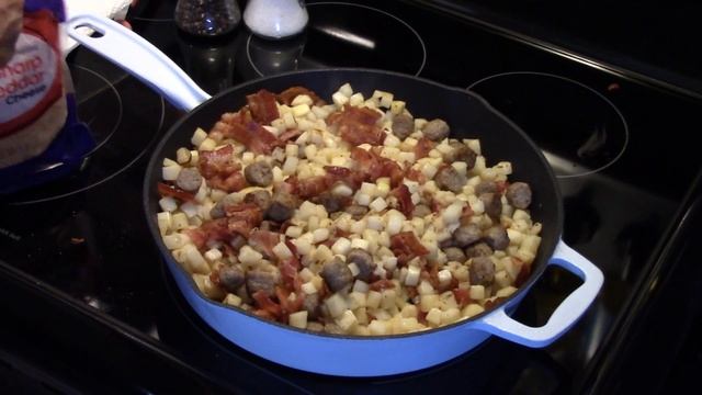 Sunny Side Up Breakfast Skillet смотреть онлайн