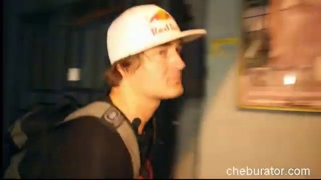 на снегоходе через Неву. А вам слабо. смотреть онлайн