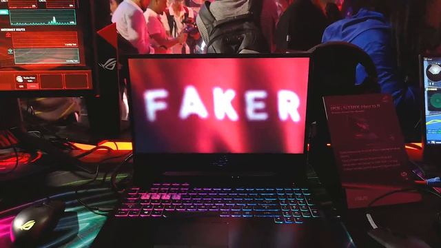 ASUS ROG Strix II and Hero II Laptop Hands-on: Computex 2018 смотреть онлайн
