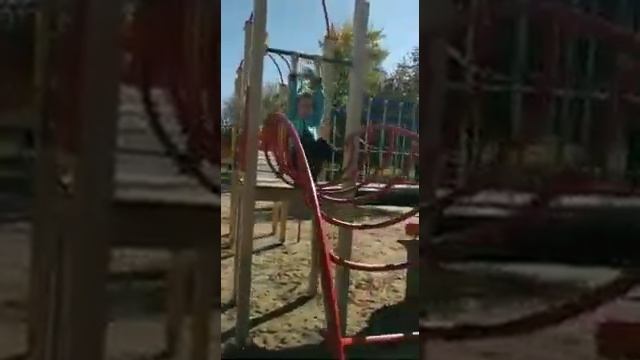 Новый парк с детской площадкой в станице Казанской возле Д К. смотреть онлайн