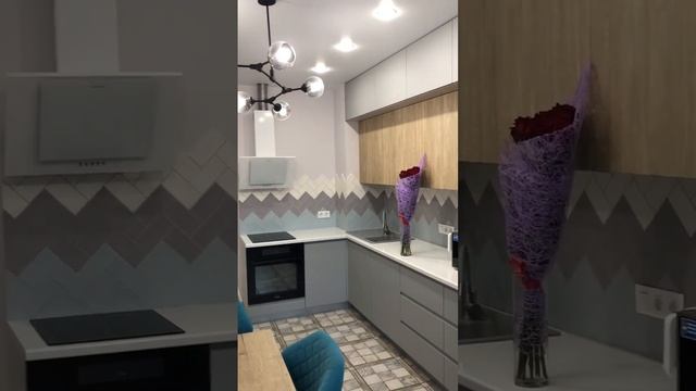 Кухни на заказ. Угловая кухня со скрытым вентиляционным коробом смотреть онлайн