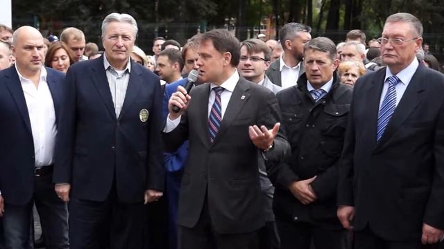 Владимир Груздев и Александр Якушев на открытии Ледовой арены "Тропик" в Туле смотреть онлайн