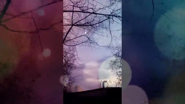 Луна и Солнце одновременно на небе 23 декабря 2020 смотреть онлайн