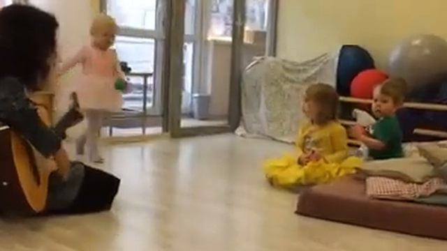 Маленький ежик четверо ножек смотреть онлайн