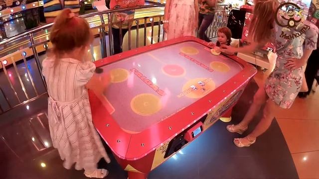 Аэрохоккей / Kids games. Air hockey МанкитуИгры # 2 смотреть онлайн
