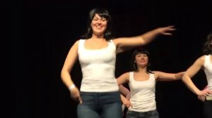 Да, я мать! И я умею танцевать!