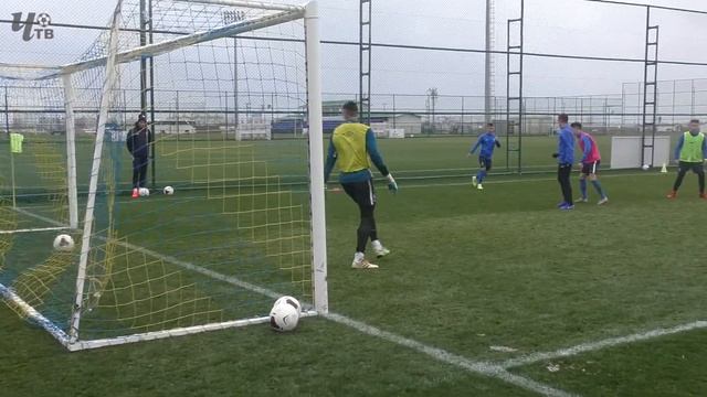 ФК "ЧЕРТАНОВО". 5 февраля. Тренировка в непростых погодных условиях смотреть онлайн
