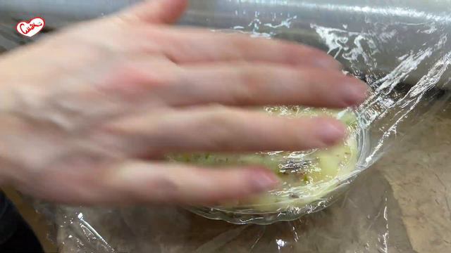 🧀🧀 Как приготовить ДОМАШНИЙ ТВЕРДЫЙ СЫР всего из 2 ингредиентов! How to make HOMEMADE HARD CHEESE! смотреть онлайн