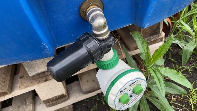 Сделал сам первый раз на огороде КАПЕЛЬНЫЙ ПОЛИВ! Как работает вечная система автополива? смотреть онлайн