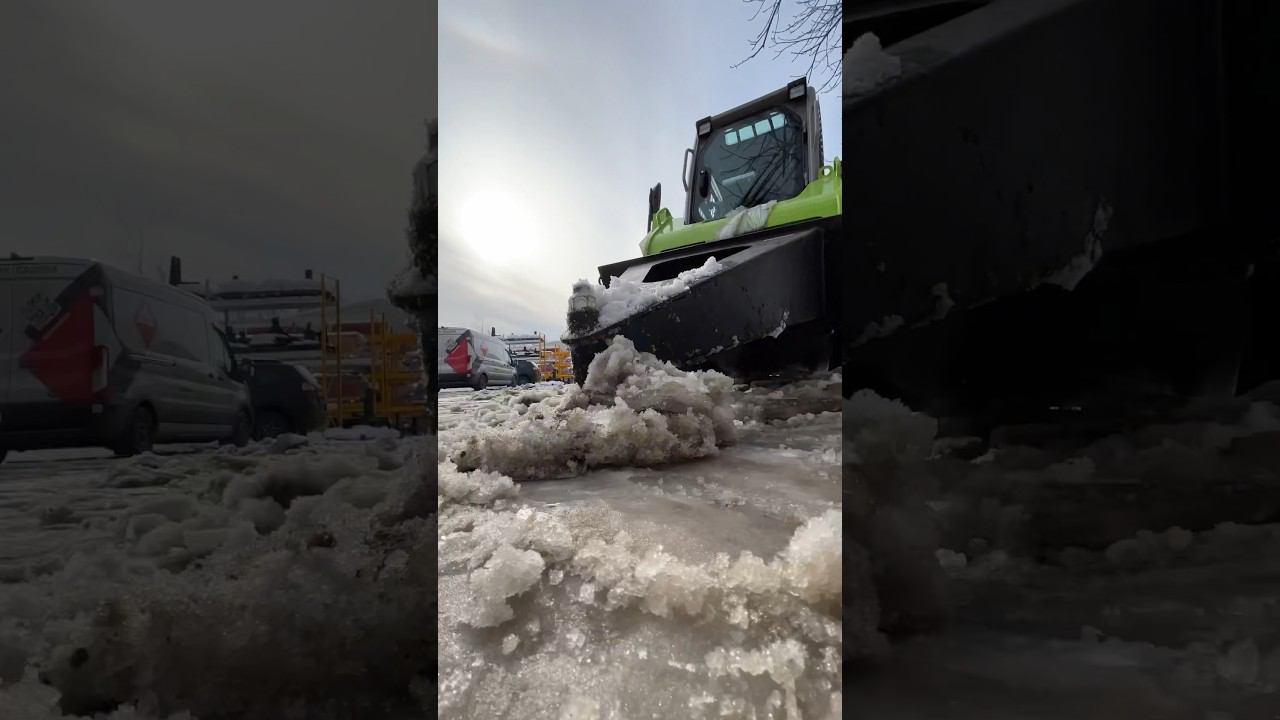 Весне дорога! Грёбанный лёд! #спецтехника #экскаватор #минипогрузчик смотреть онлайн