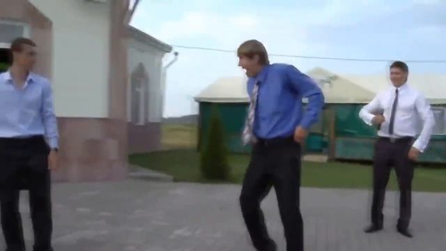 СВИДЕТЕЛЬ НА СВАДЬБЕ УДЕЛАЛ ТАМАДУ