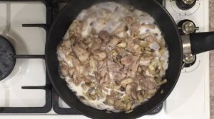КЕСАДИЛЬЯ С КУРИЦЕЙ И ГРИБАМИ В СЛИВОЧНОМ СОУСЕ.
