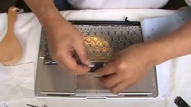 MacBook Air 13 2011 A 1369 Keyboard Replacement Part 10/14 смотреть онлайн