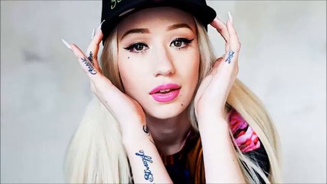 Iggy Azalea Advises Teens on Plastic Surgery смотреть онлайн