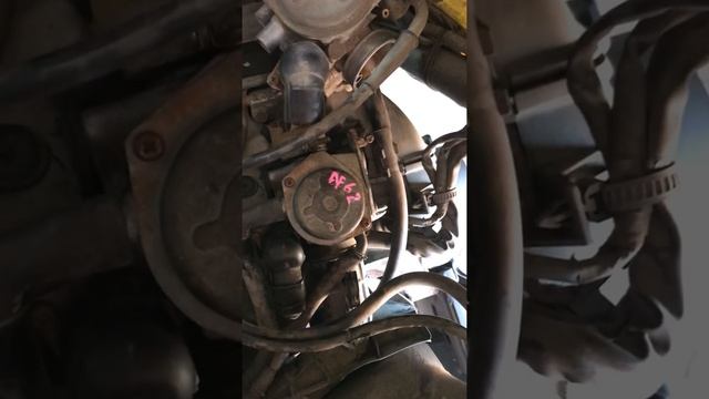 Работа карбюратора Honda Dio af62 прогрев, х.х смотреть онлайн