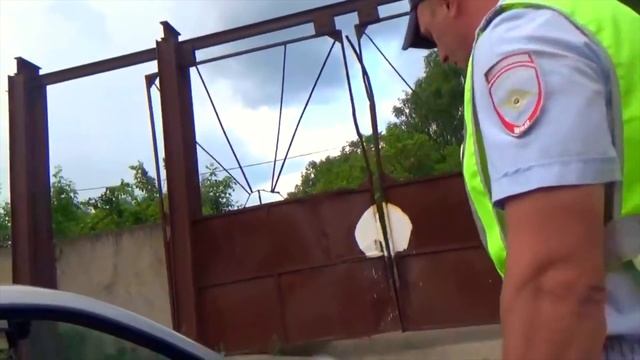 Мент нашёл болт с резьбой - Сотрудник ДПС доставил сам себя смотреть онлайн