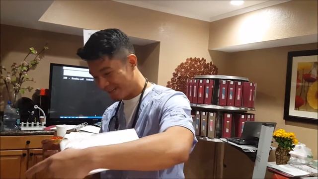 My co-workers trying caviar. Мои коллеги пробуют красную икру) смотреть онлайн