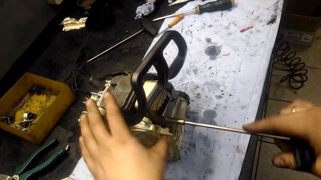 Stihl ms 180 ремонт! сборка,замена масляного шланга,проверка карбюратора смотреть онлайн