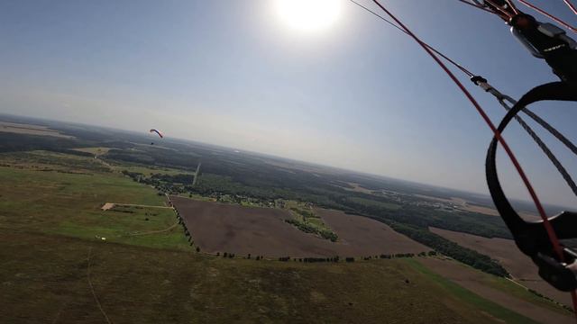 Хорошо и спокойно, когда ребёнок рядом, летает рядом :-) Полёты на параплане по маршруту на точност смотреть онлайн