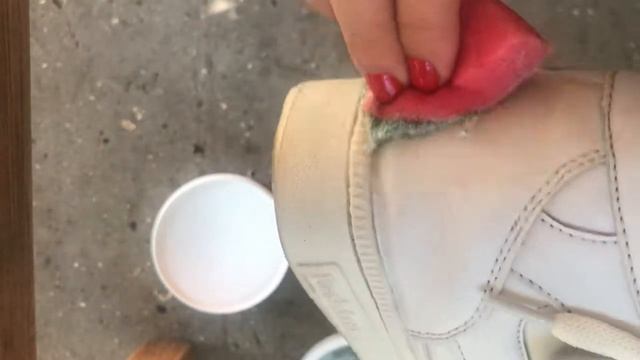 Как отмыть белую обувь? смотреть онлайн