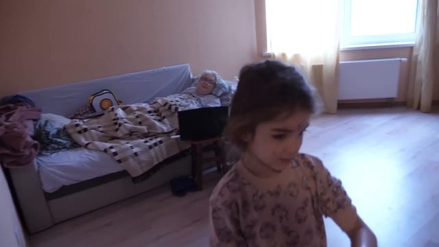 VLOG Забрали маму с больницы. Курьер принёс чудо. Почему Кате не купили айфон смотреть онлайн