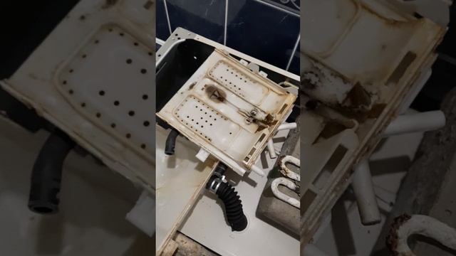 Стиральная машина LG подтекает.Устраняю течь.Ремонт стиральных машин в г.Гродно тел.+375291122441 смотреть онлайн