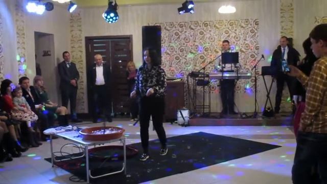 ВЛОГ. СВАДЬБА У РОДСТВЕННИКОВ. СЛАДКИЙ СТОЛ. ШОУ МЫЛЬНЫХ ПУЗЫРЕЙ. смотреть онлайн