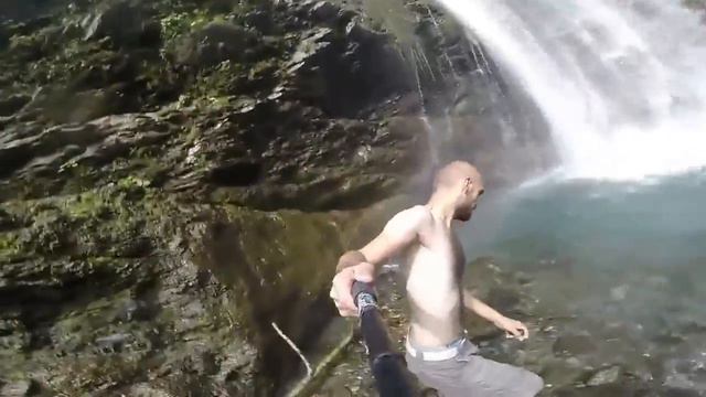 Водопад 40м. Эту воду можно пить! она лучшая. Грузия смотреть онлайн