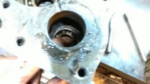 Замена подшипников в регуляторе оборотов пускового двигателя ПД-10.