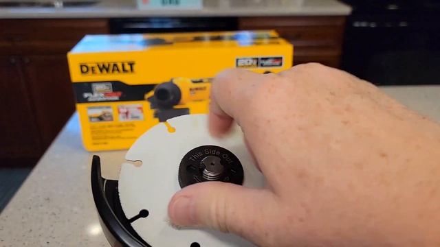 Dewalt FlexVolt Angle Grinder DCG416 Review