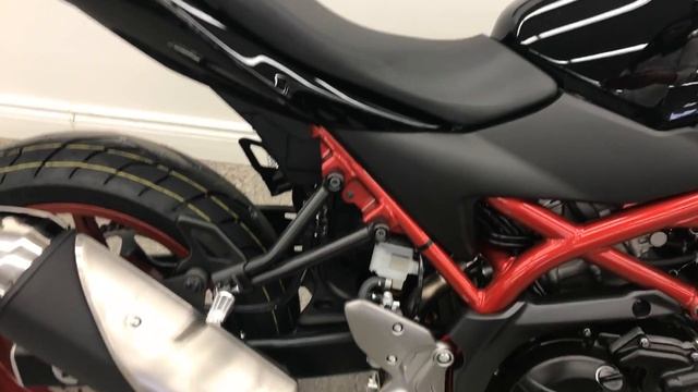 The Brand New 2018 Suzuki SV650 Walkaround Video смотреть онлайн