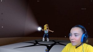 ПОБЕГ ОТ ОГРОМНОЙ ГОЛОВЫ в ROBLOX!