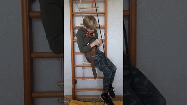 Как правильно лазать по тросу. Видео урок. смотреть онлайн