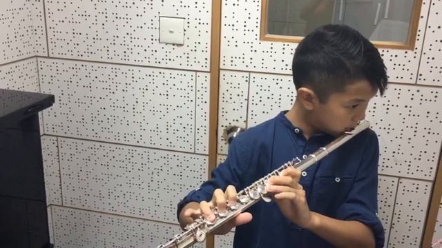 No.83 D Minor arpeggio ABRSM Flute Exam Scales & Arpeggios Played by: Matthew Mak (Tutor: Flora Wan смотреть онлайн