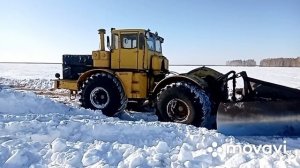 К-701 с клином пробивает дорогу. Чуть не утопили кировец. Запускаем щуку в озеро