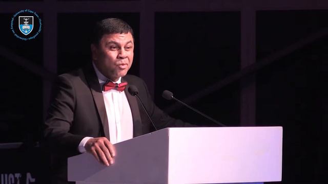 Professor Francis Petersen thanks 'pillar of strength' Dr Max Price смотреть онлайн