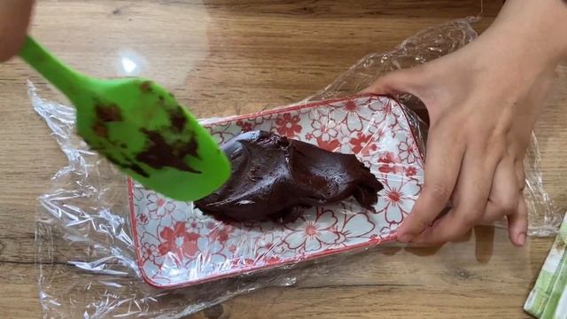 Сгущенка+Какао=трюфель.Смешайте какао и сгущенку,результат просто удивит.?Конфеты трюфель дома. смотреть онлайн