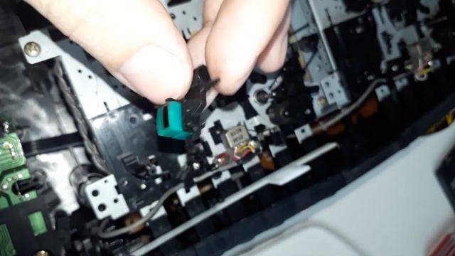 Неисправность и фишки переносной магнитолы SANYO U4-W24. Вопрос на который нет ответа! смотреть онлайн