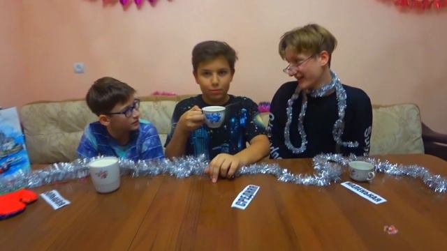 БОЛЬШАЯ СРЕДНЯЯ или МАЛЕНЬКАЯ КРУЖКА ЧЕЛЛЕНДЖ ! смотреть онлайн