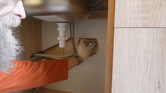 Кухонный гарнитур Сафари - часть 4 - Установка столешницы и мойки смотреть онлайн