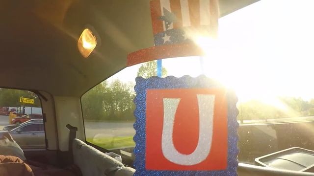 [Driver / Серия 1] Где моются, что едят, где спят и сколько зарабатывают дальнобойщики в США? смотреть онлайн