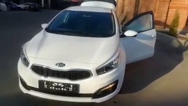 Аренда автомобиля Kia Ceed 2018 г. Автомат белого цвета смотреть онлайн