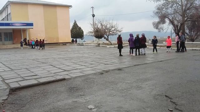 Весна пришла дети играют как в наше времена смотреть онлайн